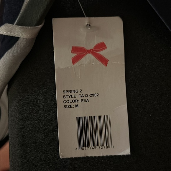 🍄SALE Tommy Girl Navy & White Shear Sleeveless Top - Picture 4 of 4